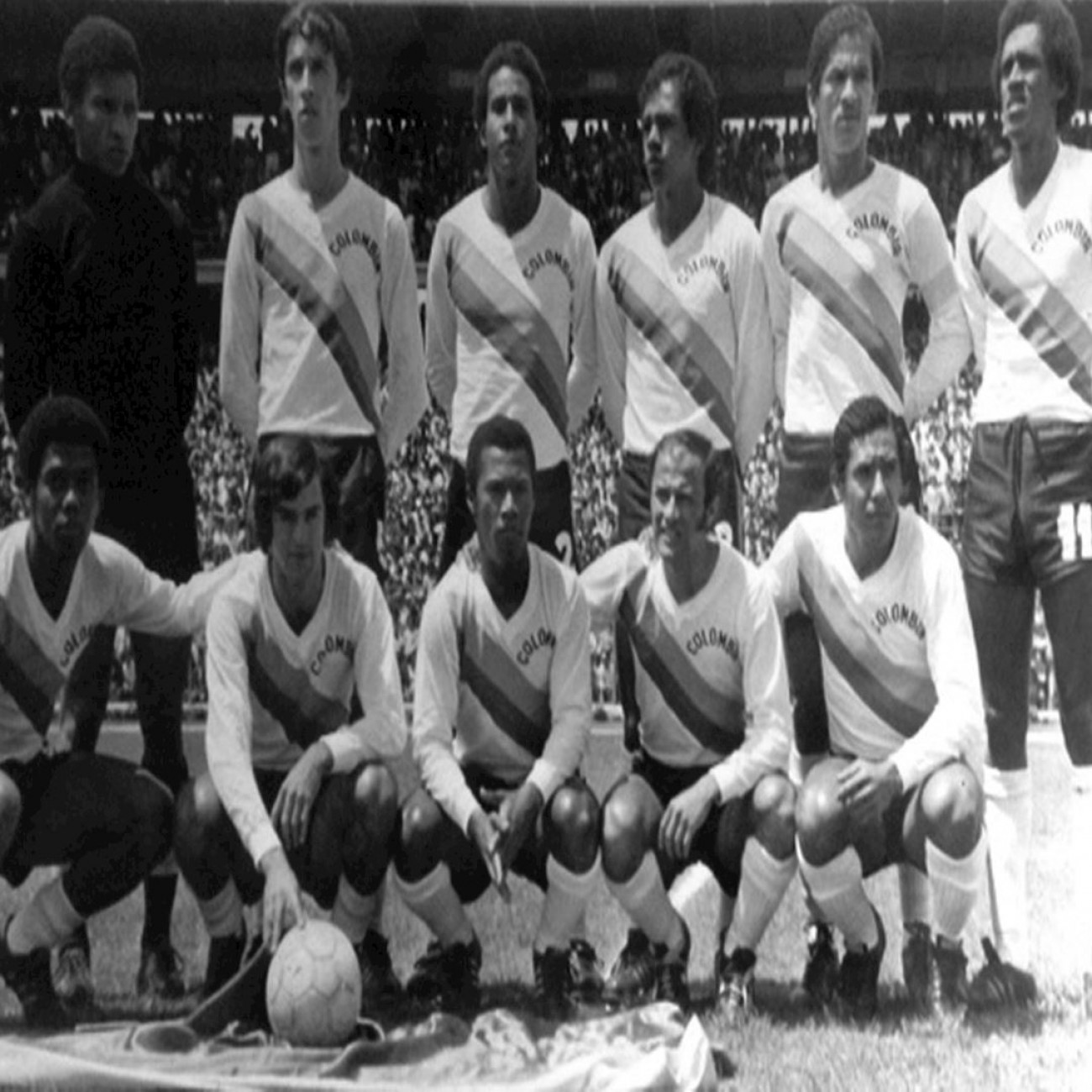 Colombia 1973 retro soccer jersey clearance